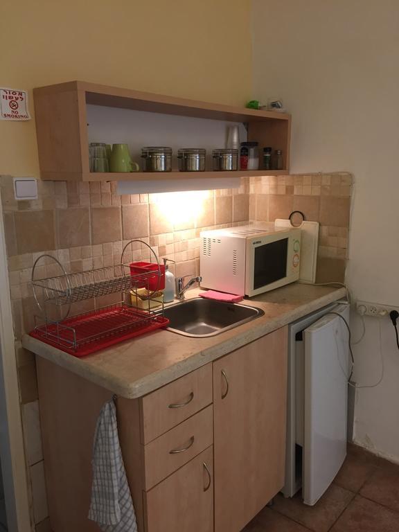 Gil'S Guest Rooms Neve Zohar Εξωτερικό φωτογραφία