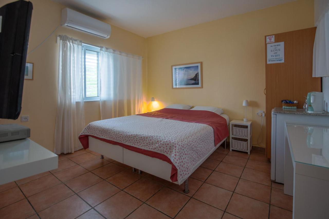Gil'S Guest Rooms Neve Zohar Εξωτερικό φωτογραφία